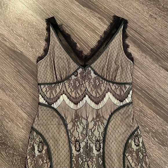 Ark & Co lace dress - Picture 3 of 9